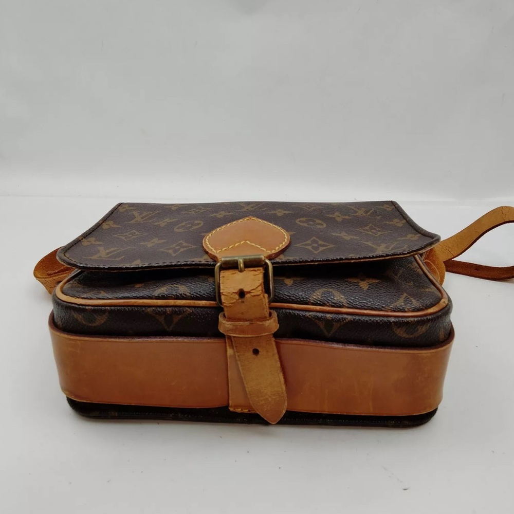 Louis Vuitton Brown Monogram Crossbody Bag with Tan Leather Trim - Picture 4 of 10